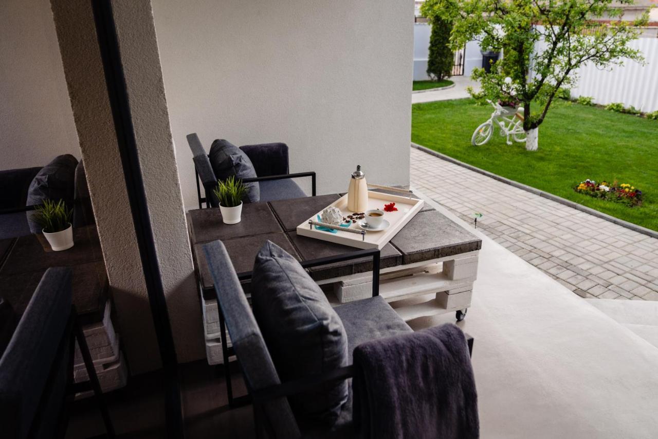 Nb Boutique Hotel ตูซลา ภายนอก รูปภาพ