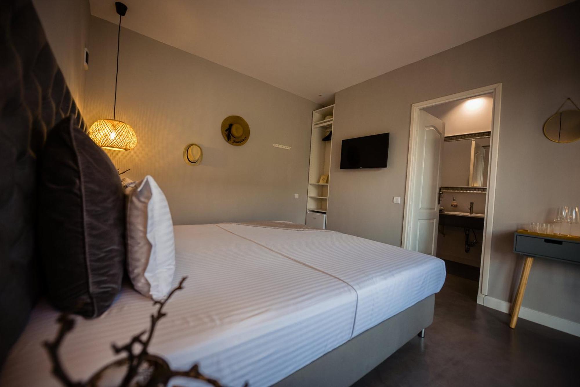 Nb Boutique Hotel ตูซลา ภายนอก รูปภาพ