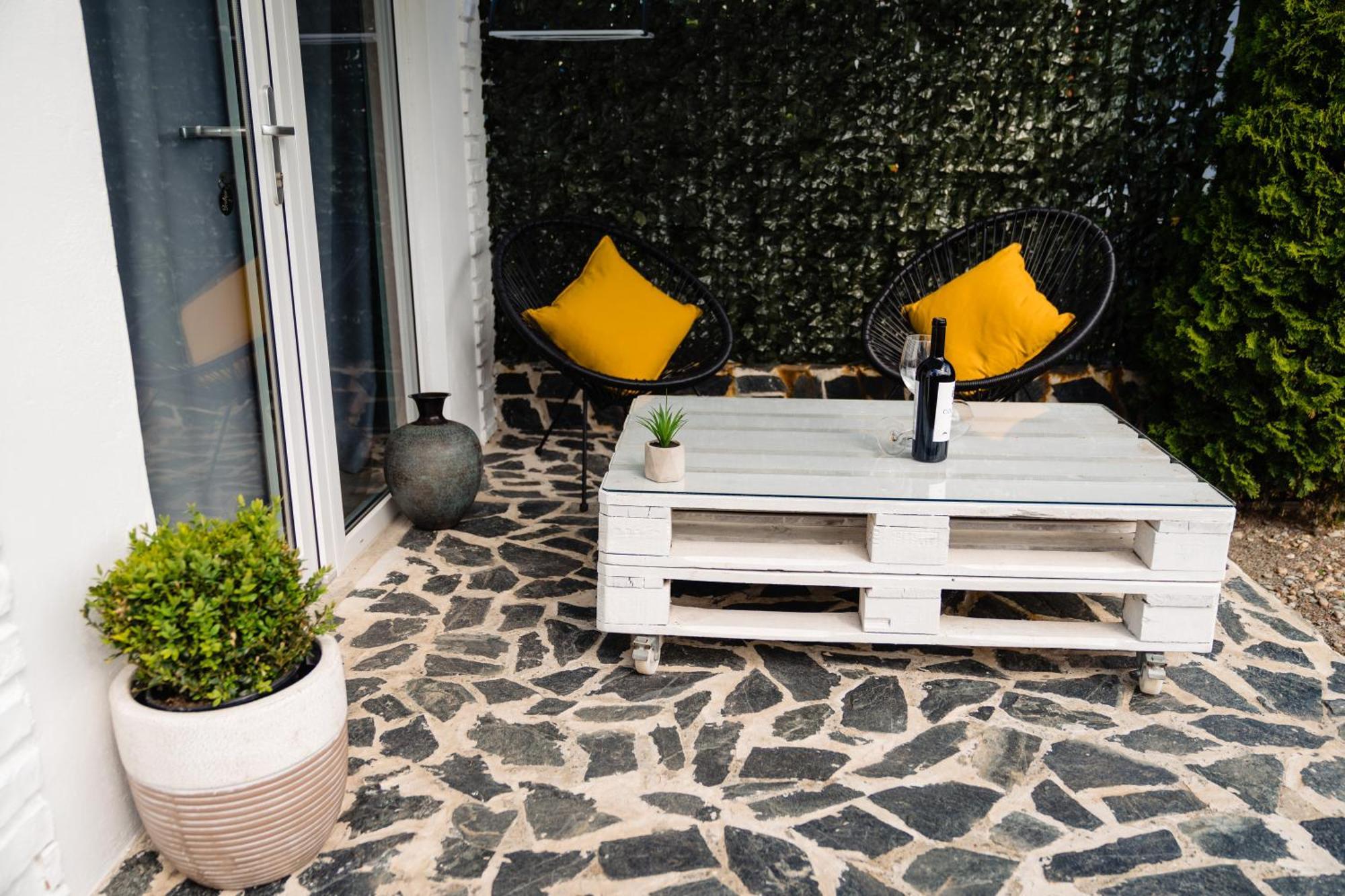 Nb Boutique Hotel ตูซลา ภายนอก รูปภาพ