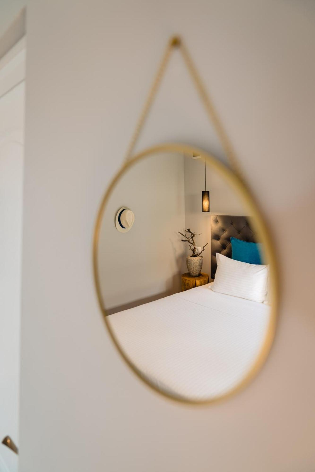 Nb Boutique Hotel ตูซลา ภายนอก รูปภาพ