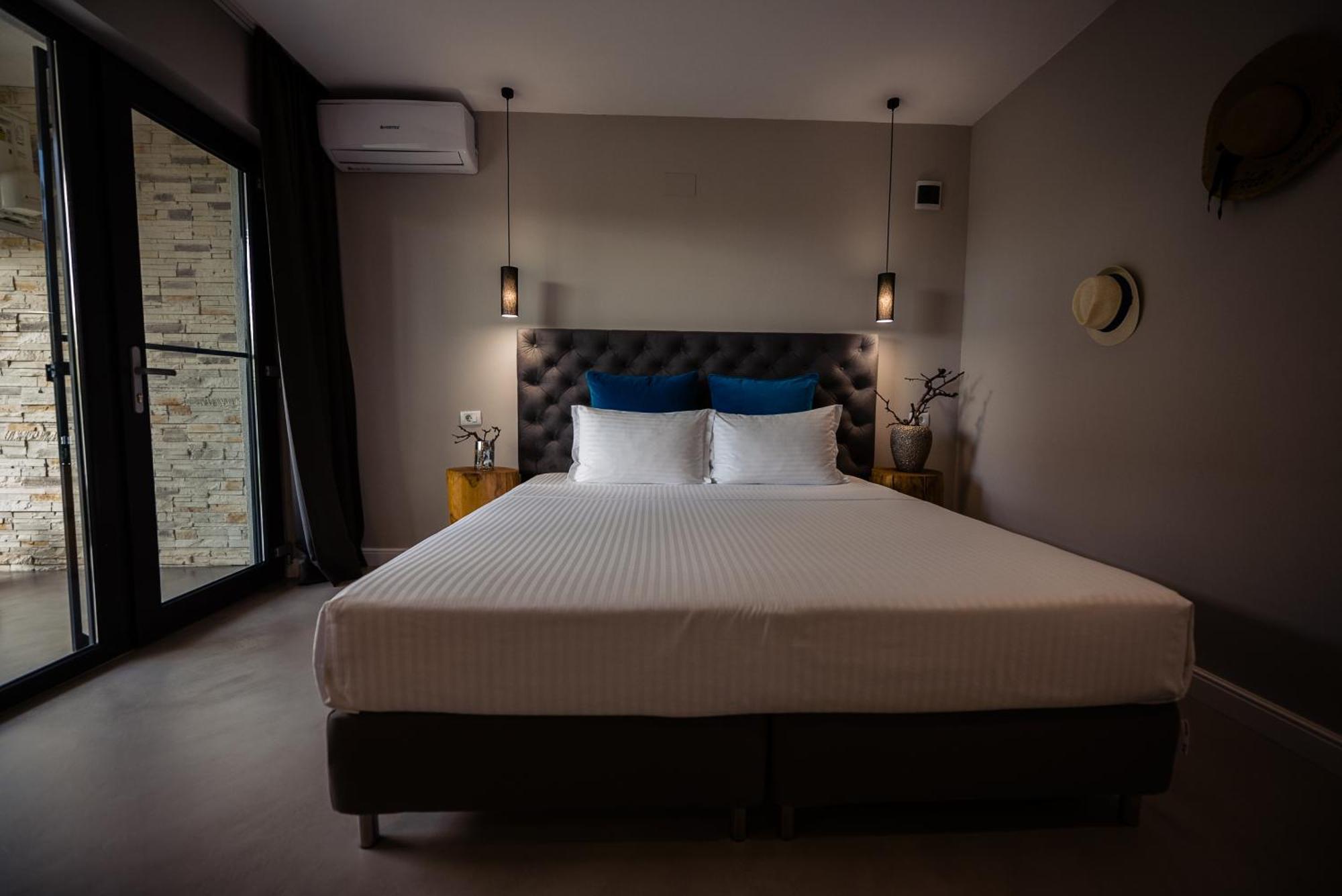 Nb Boutique Hotel ตูซลา ภายนอก รูปภาพ