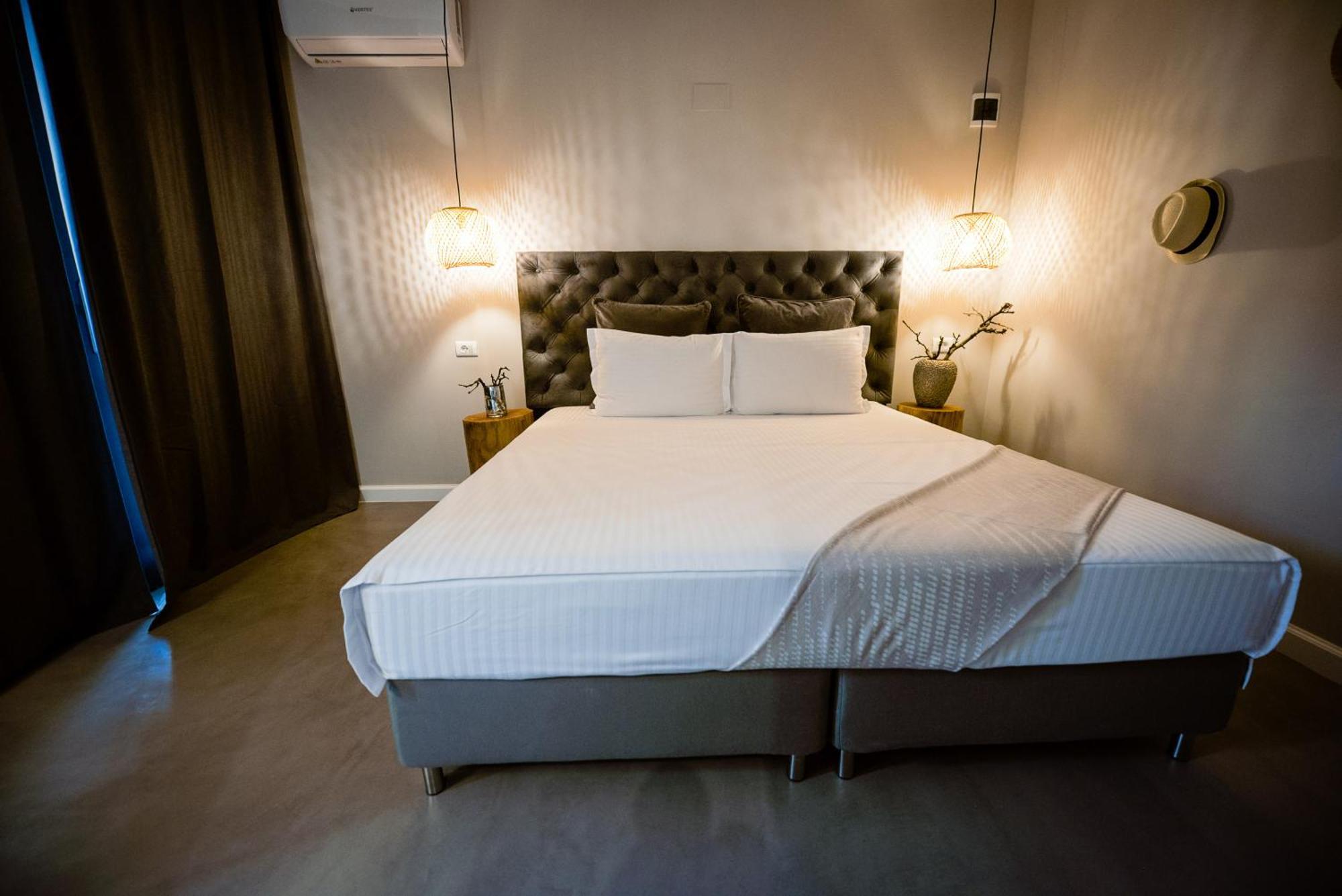 Nb Boutique Hotel ตูซลา ภายนอก รูปภาพ